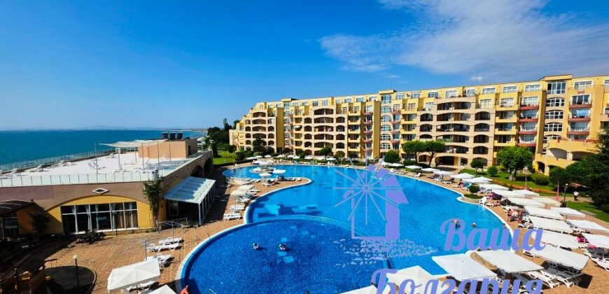 Просторный апартамент с одной спальней в комплексе Midia Grand Resort. Первая линия моря!