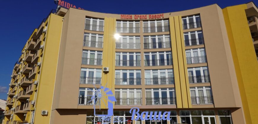 Просторный апартамент с одной спальней в комплексе Midia Grand Resort. Первая линия моря!