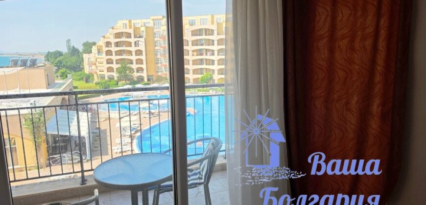 Просторный апартамент с одной спальней в комплексе Midia Grand Resort. Первая линия моря!