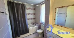 Комфортный двухэтажный дом с бассейном и садом